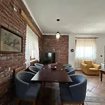 Sosana Rum i privatbostad Qeparo